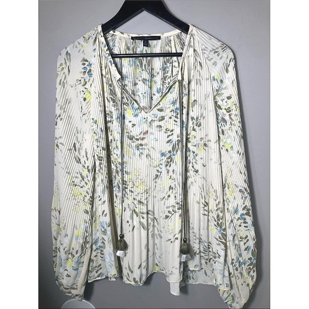 White House Black Market Cream Floral Pleated V-Neck Tunic Tassels Size Medium